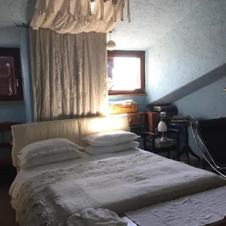 לינה וארוחת בוקר Torre Di Palme B&B