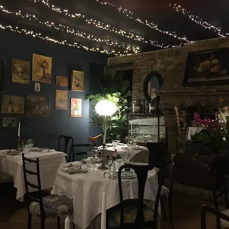 לינה וארוחת בוקר Torre Di Palme B&B